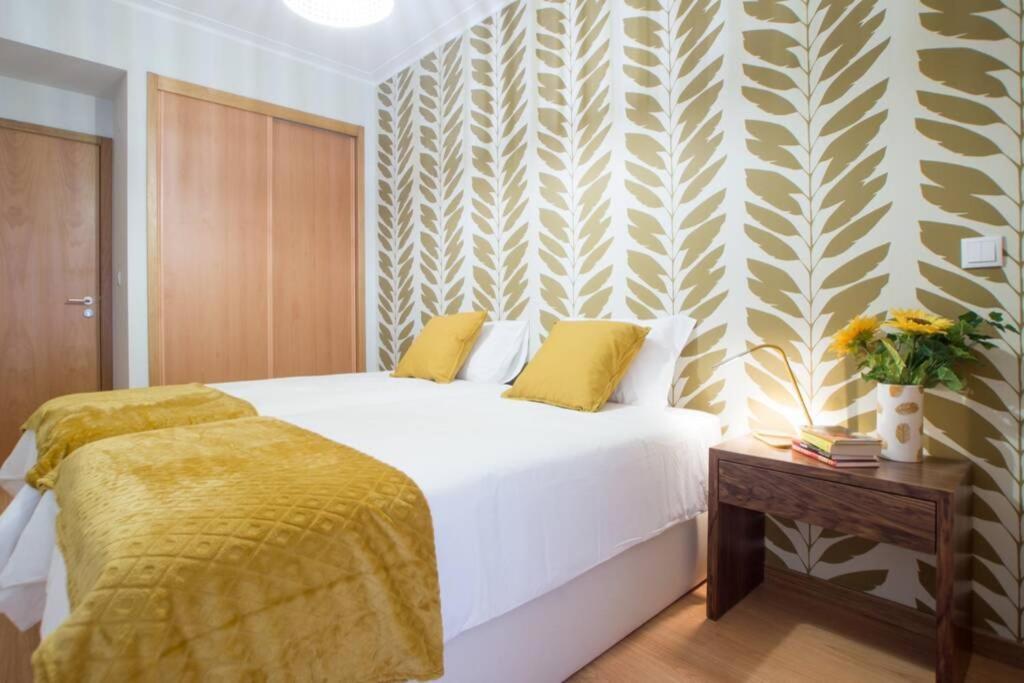 Modern Apartment In Coimbra City Center Luaran gambar