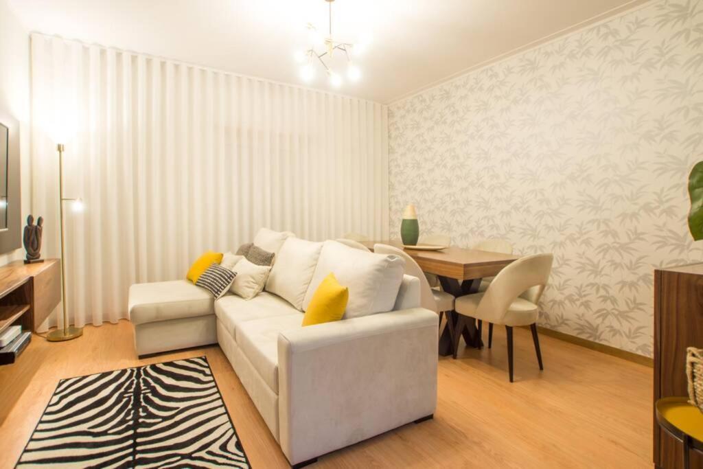 Modern Apartment In Coimbra City Center Luaran gambar